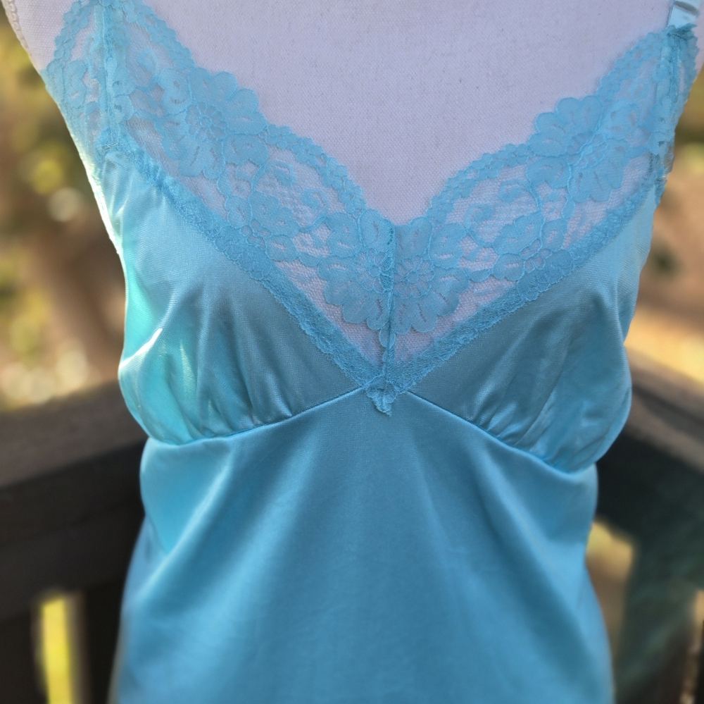 Turquoise Blue Double Skirt Size 46 Lace Chemise Full Slip
